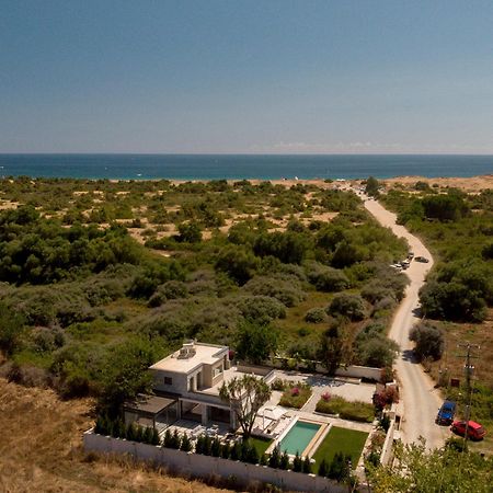 Villa Flamingo - 4 Bedrooms - Private Pool - Next To Renowned Issos Beach & Lake Korission Λίνια Εξωτερικό φωτογραφία