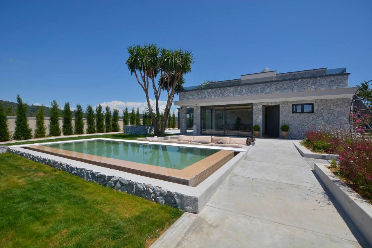 Villa Flamingo - 4 Bedrooms - Private Pool - Next To Renowned Issos Beach & Lake Korission Λίνια Εξωτερικό φωτογραφία