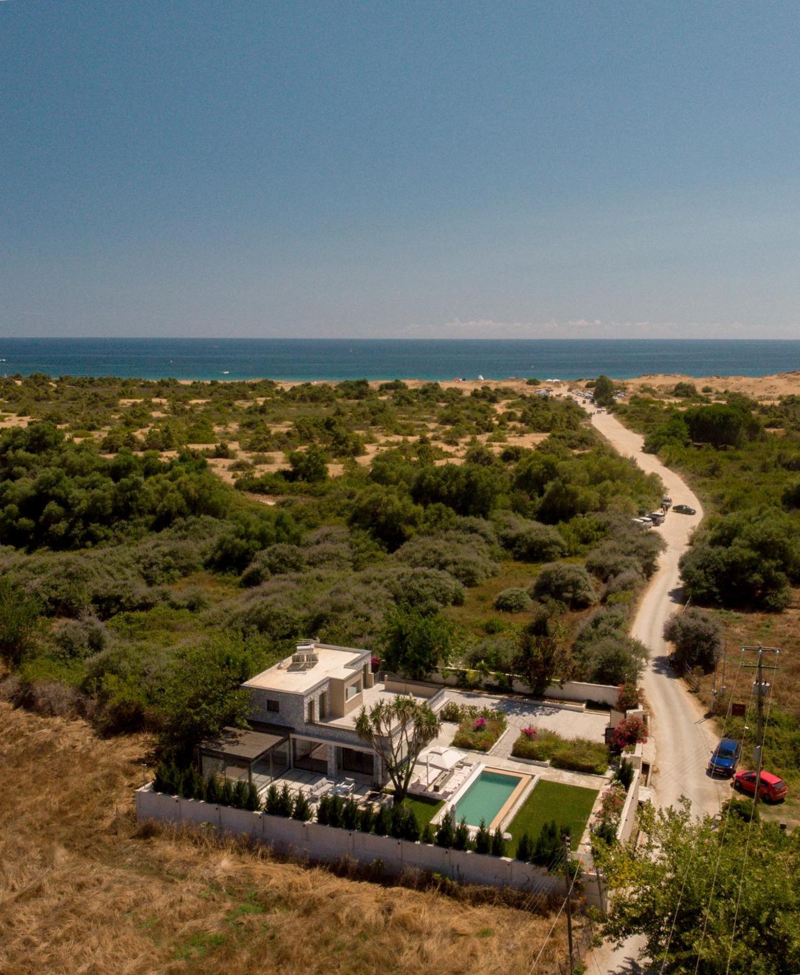 Villa Flamingo - 4 Bedrooms - Private Pool - Next To Renowned Issos Beach & Lake Korission Λίνια Εξωτερικό φωτογραφία